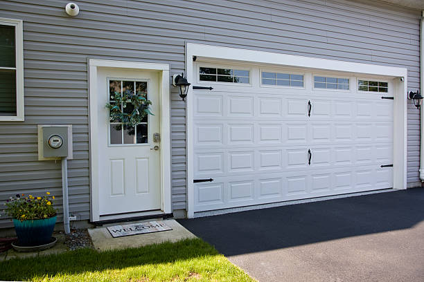 24/7 Emergency Garage Door Panel Replacement experts in Norwalk, CT